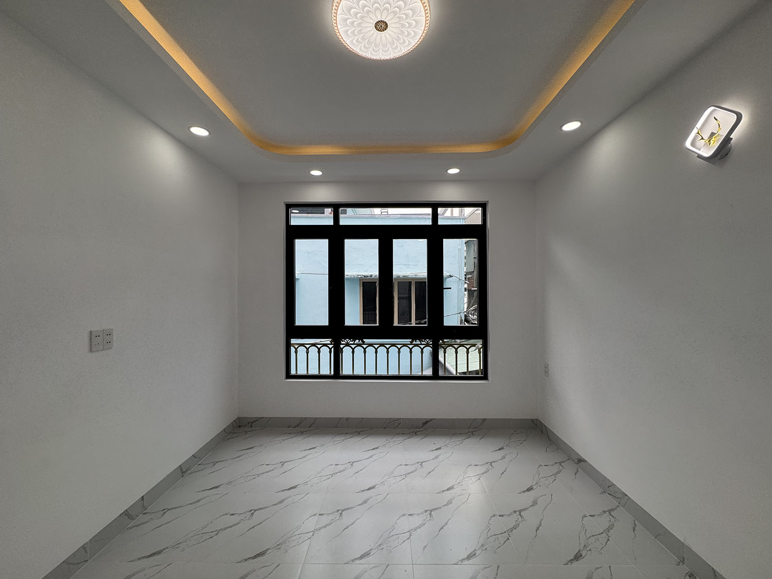 Nhà phố 3 lầu, mới 100% xe hơi đổ cách nhà 10m khu VIP Nguyễn Văn Đậu - Gần Phan Đăng Lưu